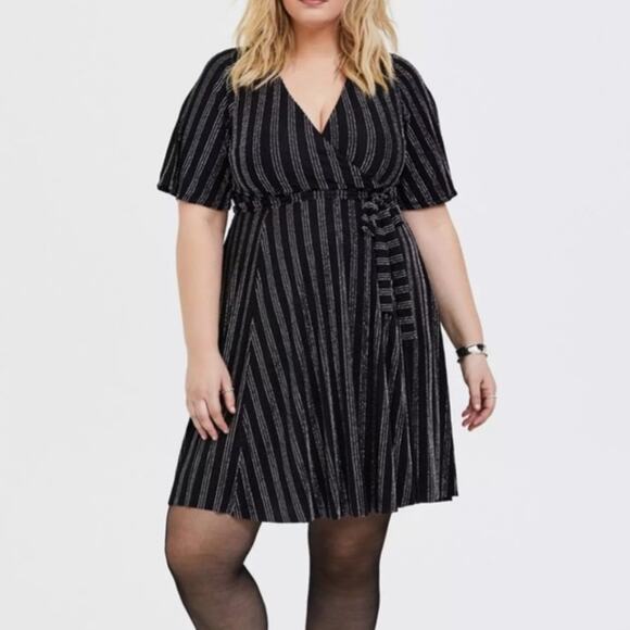 torrid Dresses & Skirts - Torrid Black Metallic Lurex Stripe Wrap Dress 4X 12153634